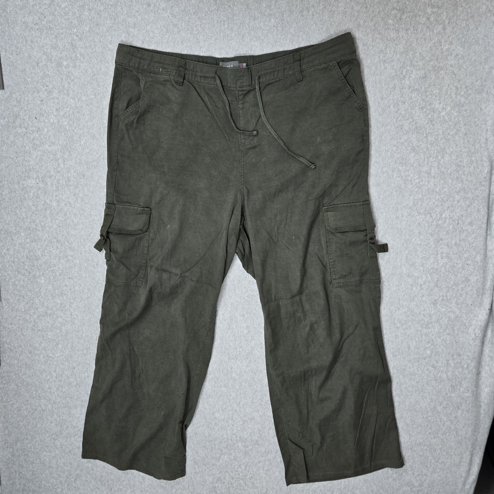 Torrid Women Pants 3R Green Cargo 22.5" Inseam Wide Leg Pull On Weekend